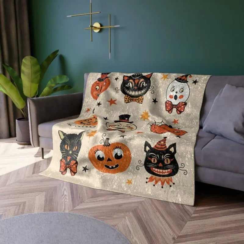 Vintage Style Black Cat Velvet Blanket