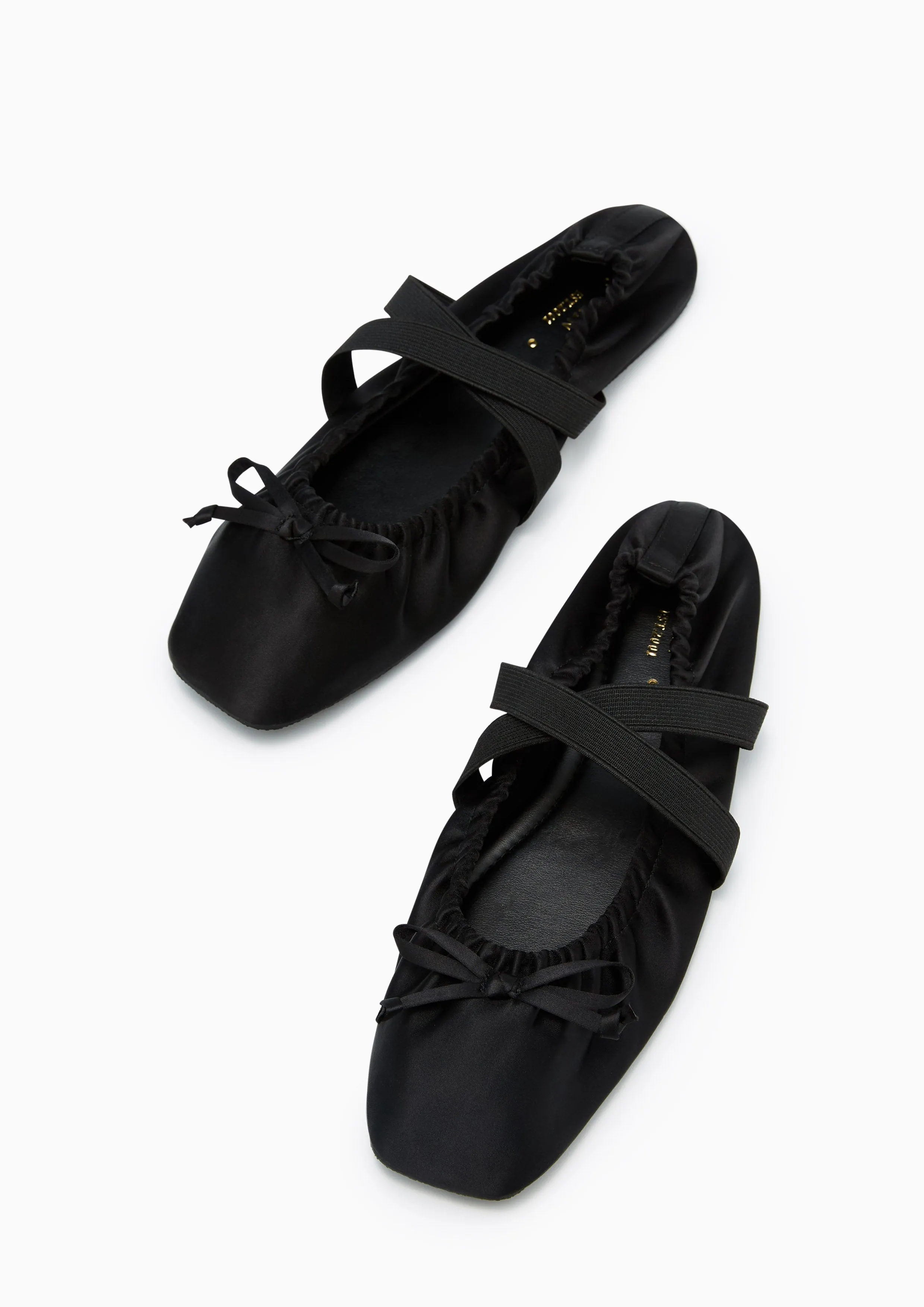 Bestow Flats And Sandals - Black