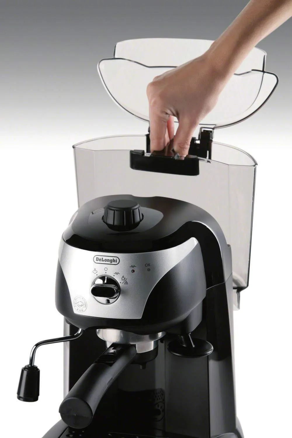 De'Longhi EC220CD 15-Bar Pump Driven Espresso Maker