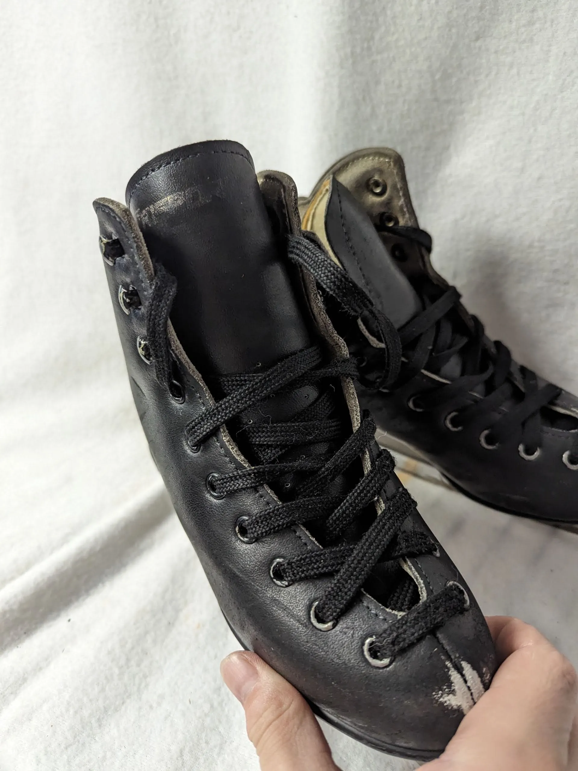 Figure Ice Skates Size Youth 13 Color Black Condition Used