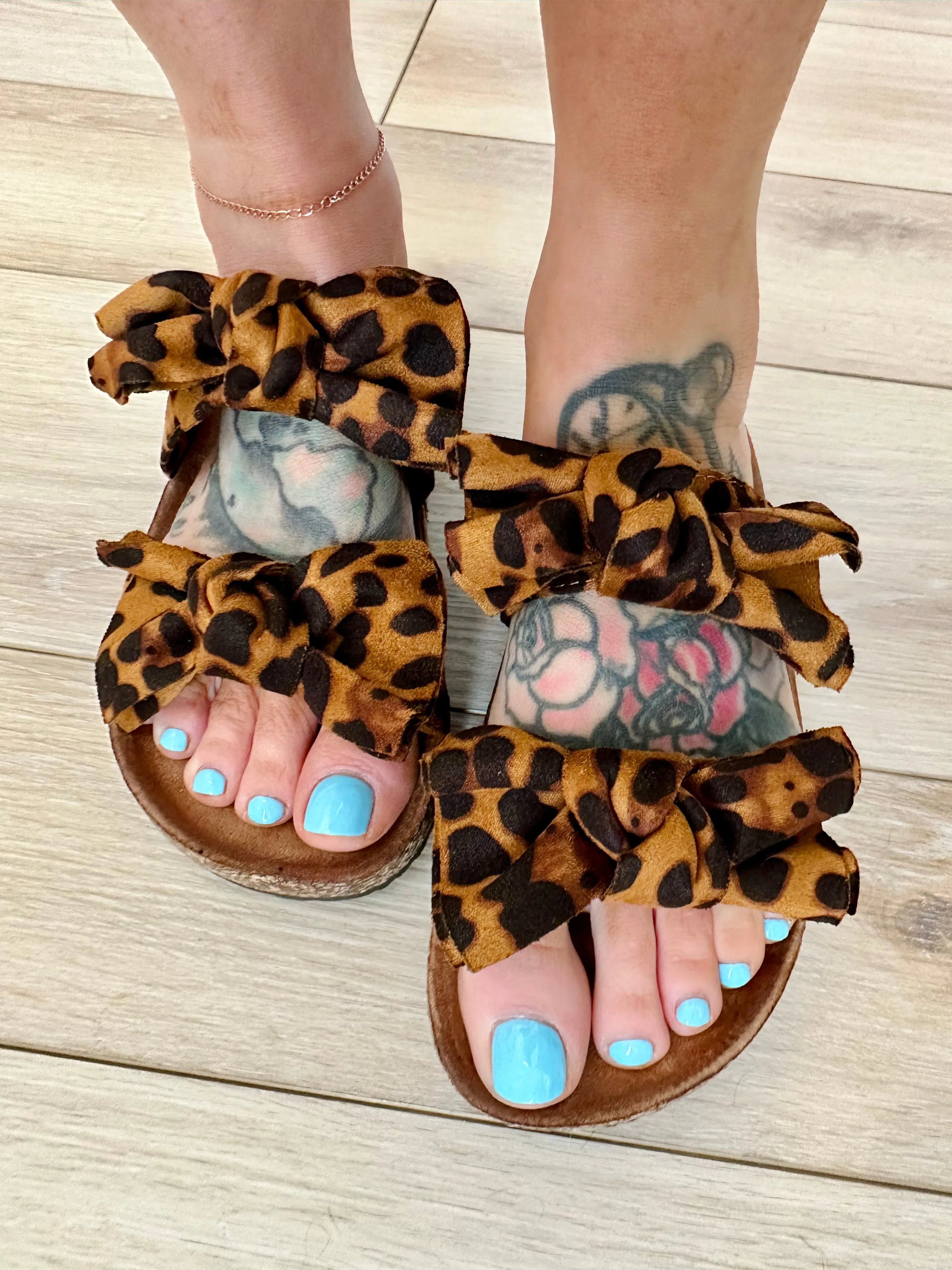 Forever Link Fiercely Feminine Leopard Bow Slide Sandals