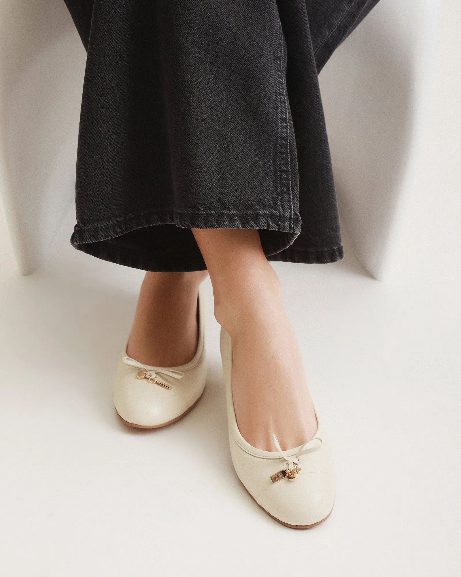 HERMIONE DRESS FLATS OFF WHITE LEATHER