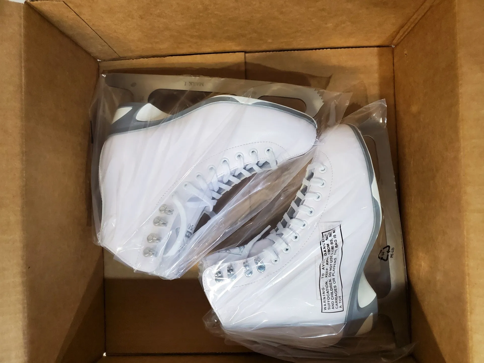 Jackson Finesse 150 Womens Figure Skates (Size 8 NEW/Open Box)