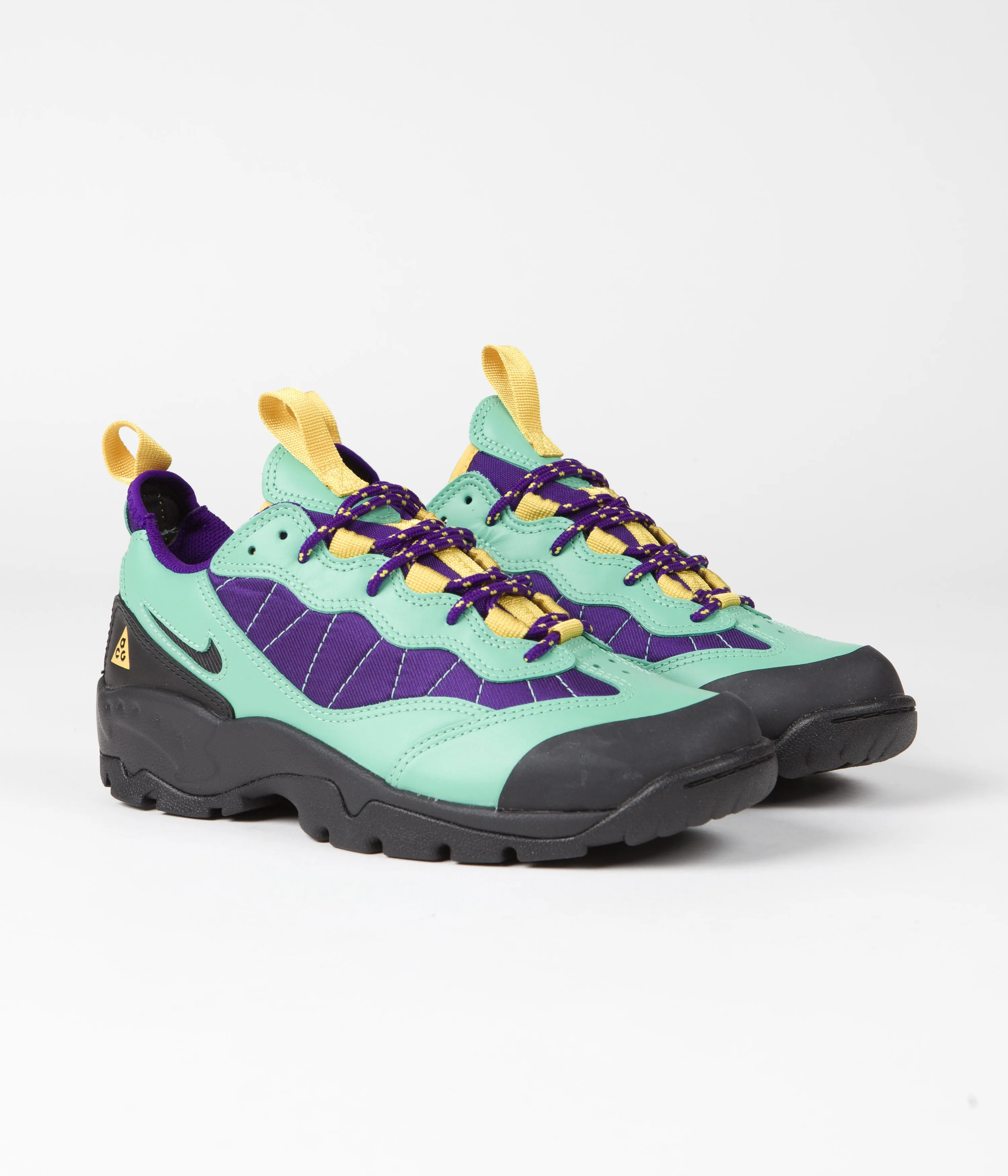 Nike ACG Air Mada Shoes - Light Menta / Black - Electro Purple