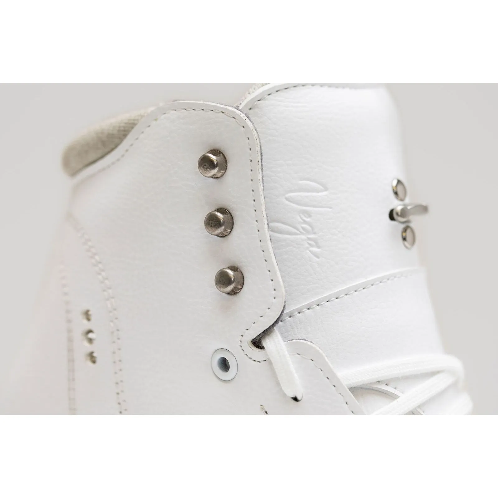 Riedell Vega, Skating Boot,  White, AA,B,D Width