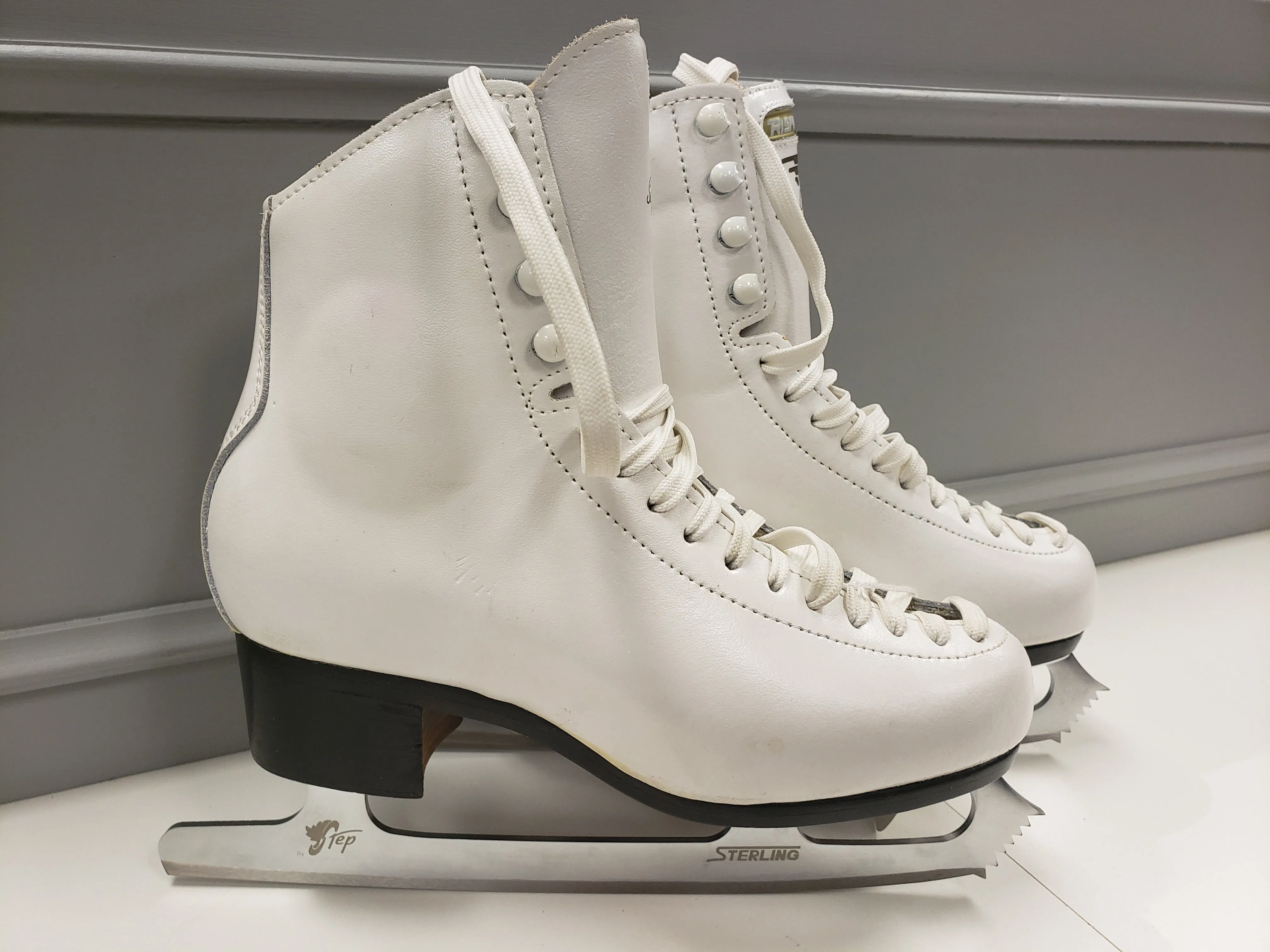 Risport Super Cristallo Figure Skates with Sterling Blades Size 230 B