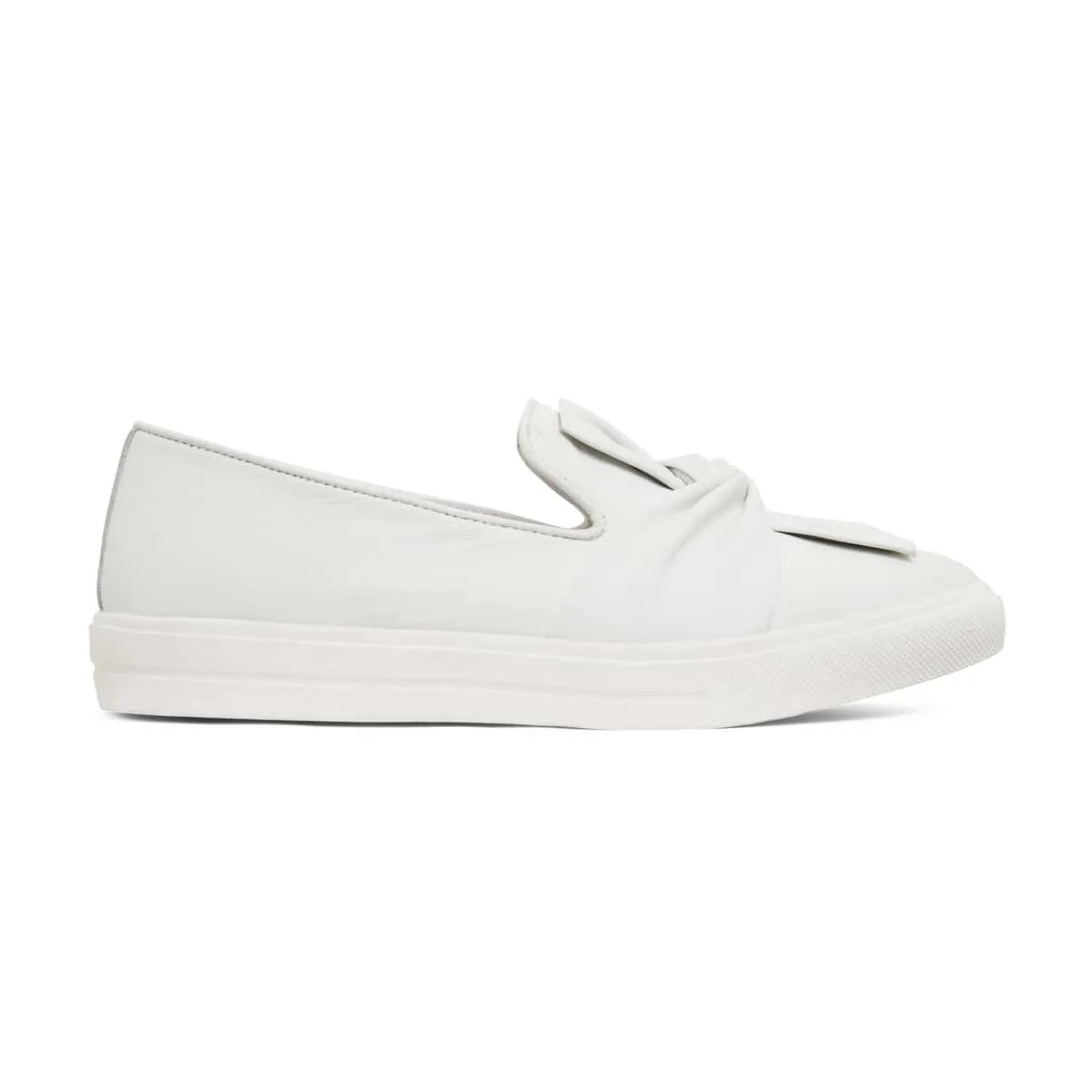 Talia Flat in White Leather