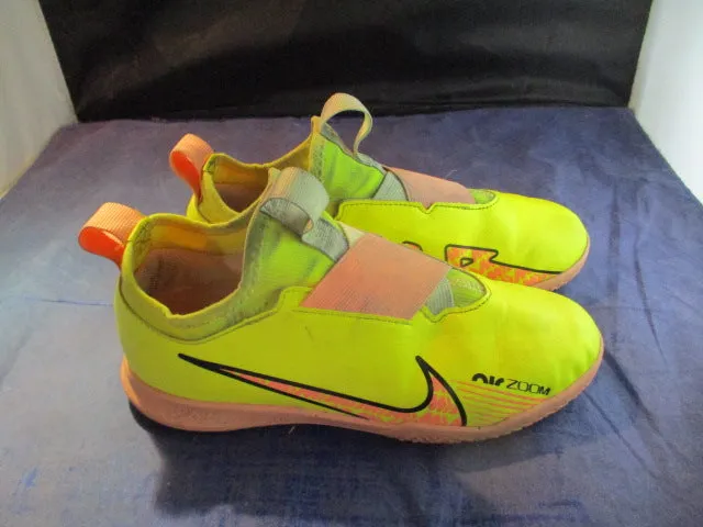 Used Nike Air Zoom Indoor Soccer Shoes Youth Size 2.5